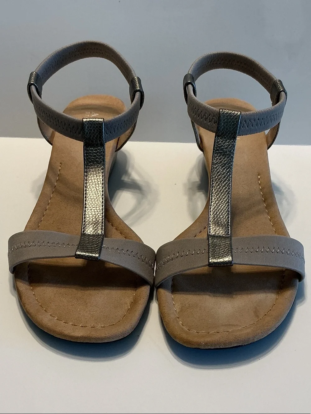 Alfani Voyage Pewter T-Strap Open Toe Sandals Sz 9.5